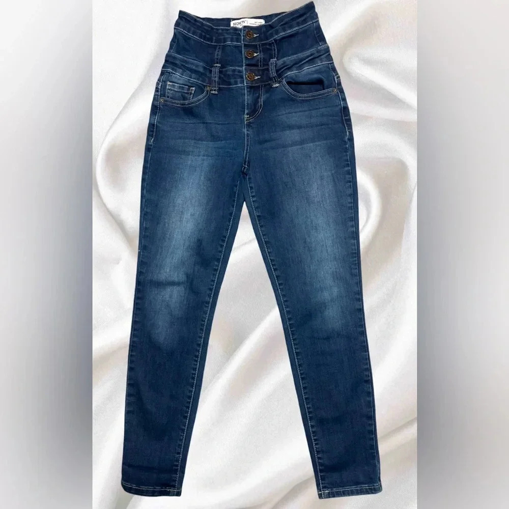 YMI Jeans USA SECRETS Sky High Narrow Waist - Size 3/26